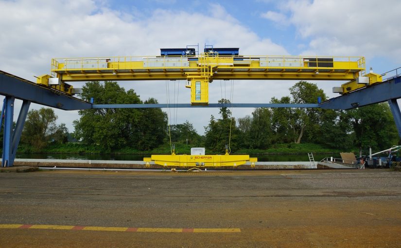 Firmy parają się produkowaniem maszyn posiadają w ofercie standardowe warianty